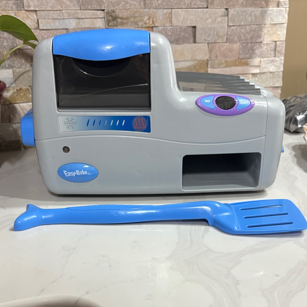Blue and Gray Kids Oven Set